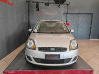 Usata Ford Fiesta Ghia 67 CV (49 kW) 2008 Argento Berlina