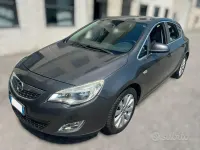 Usata Opel Astra 110 CV (80 kW) 2010 Grigio Berlina