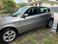 Usata Alfa Romeo 147 101 CV (74 kW) 2006 Grigio Utilitaria