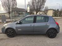 Usata Renault Clio II 75 CV (55 kW) 2011 Grigio Berlina