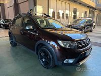 Usata Dacia Sandero Prestige 90 CV (66 kW) 2017 Marrone Berlina