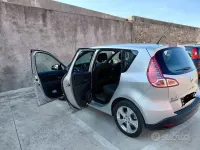 Usata Renault Scénic III 110 CV (80 kW) 2010 Grigio Monovolume