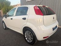 Usata Fiat Punto Lounge 70 CV (51 kW) 2016 Bianco Utilitaria