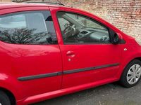 Usata Peugeot 107 68 CV (50 kW) 2012 Rosso Utilitaria