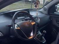 Usata Lancia Ypsilon 80 CV (58 kW) 2019 Nero Utilitaria
