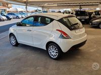 Usata Lancia Ypsilon 95 CV (69 kW) 2012 Bianco Utilitaria