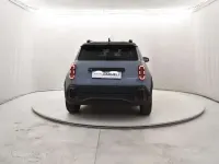 Nuova Renault 4 E-Tech Komfort 110 kW (150 CV) 2025 Blu celeste / tetto nero SUV