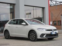 Usata VW Polo Life 95 CV (69 kW) 2023 Beige Utilitaria