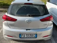 Usata Hyundai i20 75 CV (55 kW) 2015 Grigio Berlina