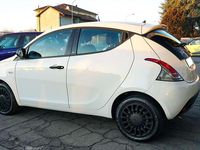 Usata Lancia Ypsilon 69 CV (50 kW) 2019 Bianco Utilitaria