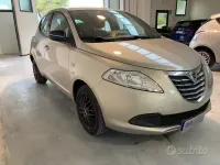 Usata Lancia Ypsilon 69 CV (50 kW) 2014 Grigio Utilitaria