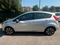Usata Ford Fiesta 60 CV (44 kW) 2010 Grigio Berlina