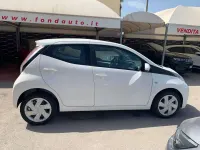 Usata Toyota Aygo X-cite 69 CV (50 kW) 2015 Bianco Utilitaria