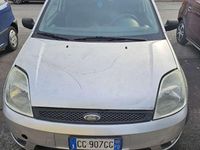 Begagnad Ford Fiesta Zetec 75 HK (55 kW) 2004 Halvkombi