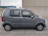 Usata Opel Agila 69 CV (50 kW) 2004 Grigio Monovolume
