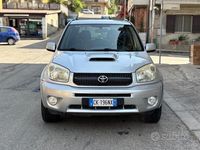 Usata Toyota RAV4 Sol 116 CV (85 kW) 2004 Argento SUV