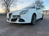 Usata Alfa Romeo Giulietta Exclusive 140 CV (102 kW) 2013 Bianco Utilitaria