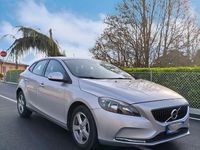 Usata Volvo V40 R-Design 120 CV (88 kW) 2017 Argento Utilitaria