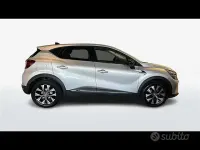 Usata Renault Captur Techno 101 CV (74 kW) 2023 Grigio SUV