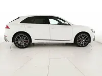 Usata Audi Q8 Sport 286 CV (210 kW) 2022 Bianco carrara SUV