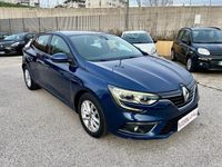 Usata Renault Mégane IV Business 110 CV (80 kW) 2018 Blu/azzurro Berlina