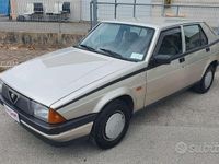 Usata Alfa Romeo 75 110 CV (80 kW) 1986 Grigio Berlina