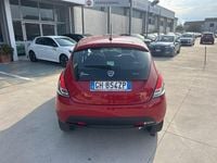 Usata Lancia Ypsilon Silver 70 CV (51 kW) 2022 Rosso Utilitaria
