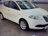 Usata Lancia Ypsilon 69 CV (50 kW) 2012 Bianco spino Utilitaria