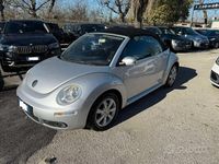 Usata VW New Beetle 105 CV (77 kW) 2008 Grigio Utilitaria