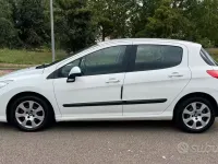 Usata Peugeot 308 Premium 98 CV (72 kW) 2011 Other Berlina
