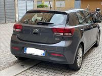 Usata Kia Rio 101 CV (74 kW) 2017 Grigio Berlina