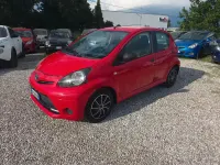Usata Toyota Aygo Connect Style 68 CV (50 kW) 2013 Rosso Utilitaria