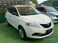 Usata Lancia Ypsilon Silver 85 CV (62 kW) 2016 Bianco Utilitaria