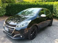 Usata Peugeot 208 Allure 110 CV (80 kW) 2016 Nero Utilitaria