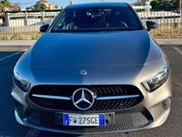 Usata Mercedes A180 116 CV (85 kW) 2019 Grigio Berlina