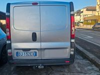 Usata Opel Vivaro 114 CV (83 kW) 2007 Argento Monovolume