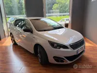 Usata Peugeot 308 GT-line 120 CV (88 kW) 2016 Bianco Berlina