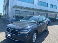 Usata VW Tiguan Life 150 CV (110 kW) 2021 Grigio scuro SUV