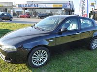 Usata Alfa Romeo 147 Distinctive 120 CV (88 kW) 2008 Nero Utilitaria
