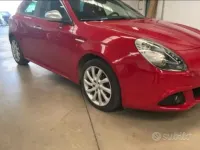 Usata Alfa Romeo Giulietta 105 CV (77 kW) 2011 Rosso Utilitaria