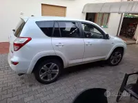 Usata Toyota RAV4 152 CV (111 kW) 2011 Bianco SUV