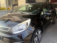 Usado Kia Rio 84 CV (61 kW) 2017 Negro Berlina