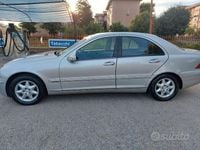 Usata Mercedes C220 Avantgarde 143 CV (105 kW) 2001 Grigio Berlina