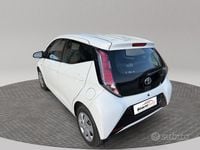 Usata Toyota Aygo X-wave 69 CV (50 kW) 2015 Bianco Utilitaria