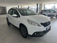 Usata Peugeot 2008 Active 100 CV (73 kW) 2017 Bianco SUV