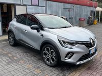Usata Renault Captur 145 CV (106 kW) 2023 Grigio SUV