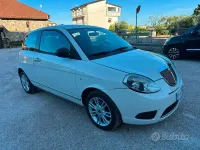 Usata Lancia Ypsilon 75 CV (55 kW) 2011 Bianco Utilitaria