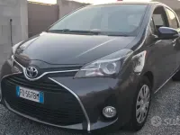 Usata Toyota Yaris 69 CV (50 kW) 2017 Grigio Utilitaria