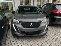 Usado Peugeot 2008 Active 102 CV (75 kW) 2022 Gris SUV