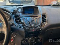Usata Ford Fiesta 75 CV (55 kW) 2014 Berlina